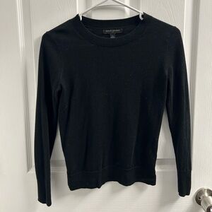 Banana Republic Classic Fitted Black Crew Neck Sweater in Petite XXS